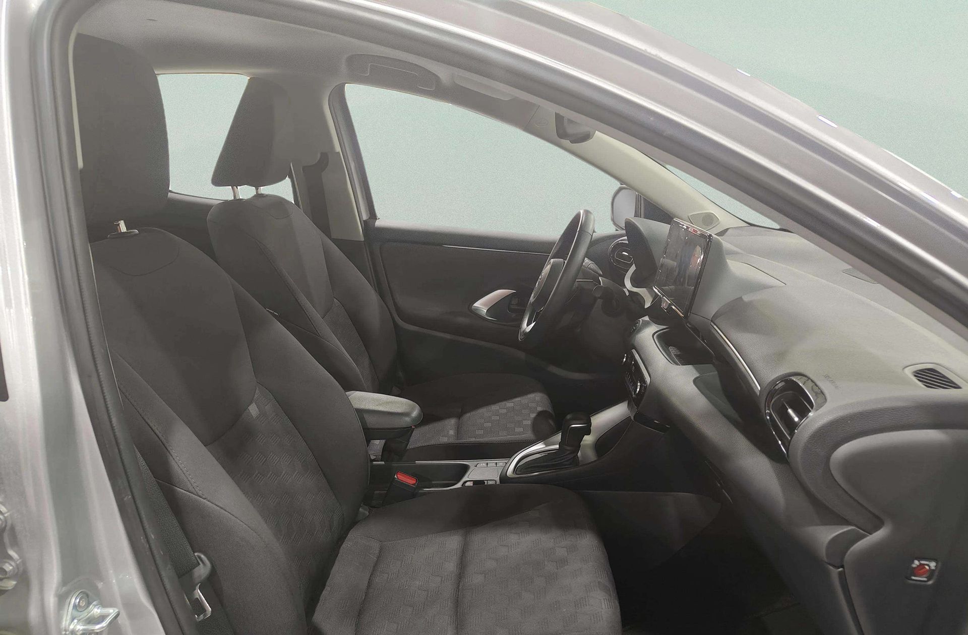 Toyota Yaris 120H Active Plus - foto 15