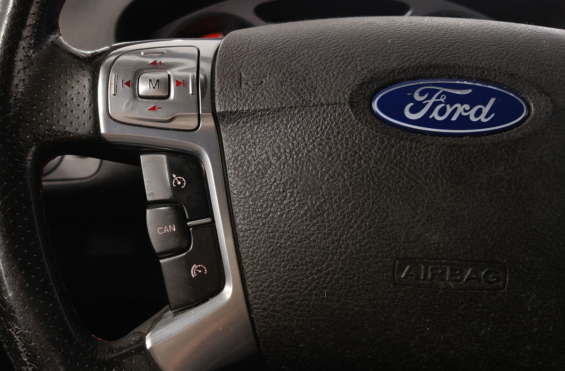 Ford Mondeo 2.0 EcoBoost 203 Titanium S Powershift - foto 25