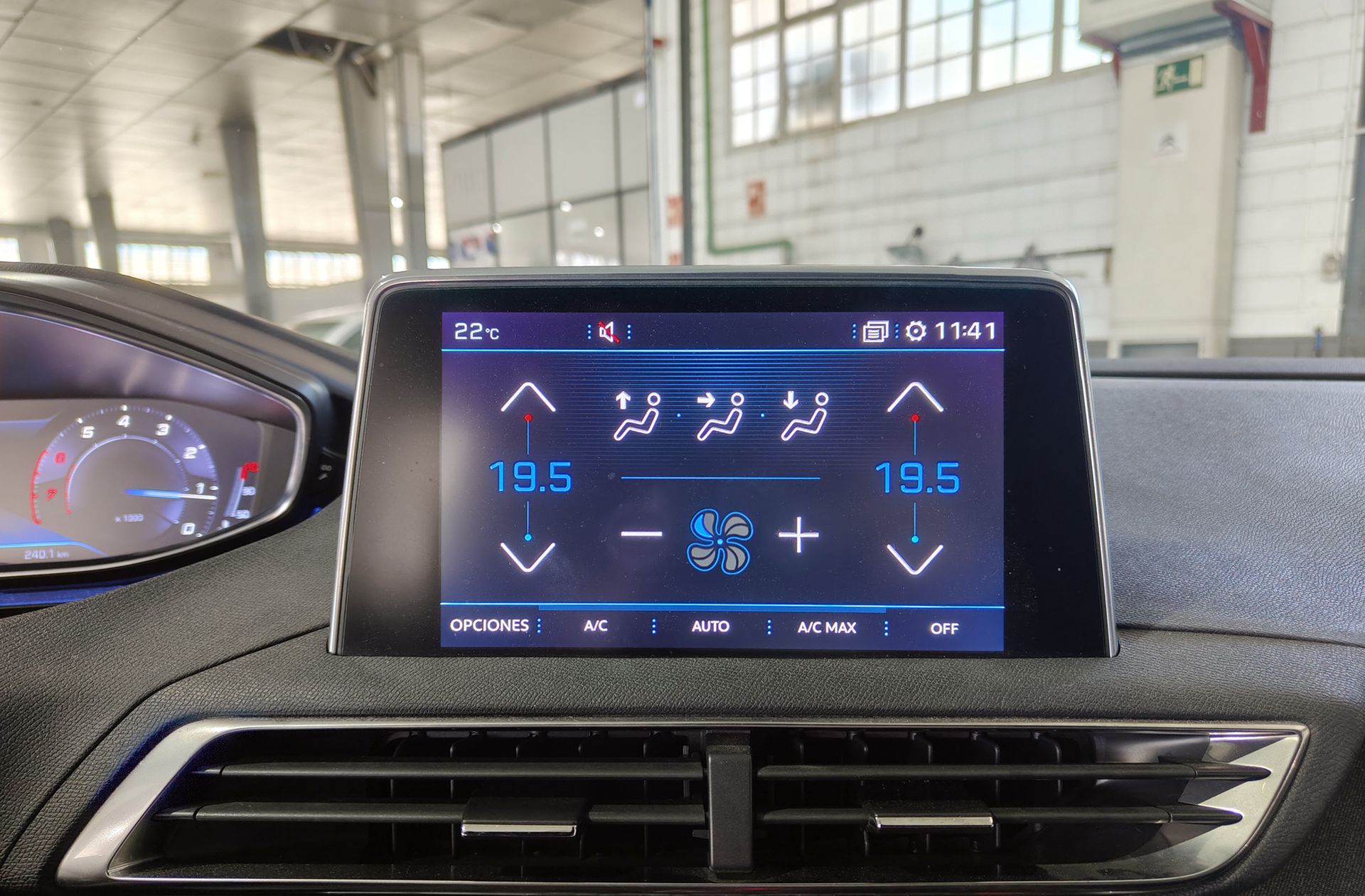 Peugeot 3008 PureTech 130 GT Line EAT8 - foto 32
