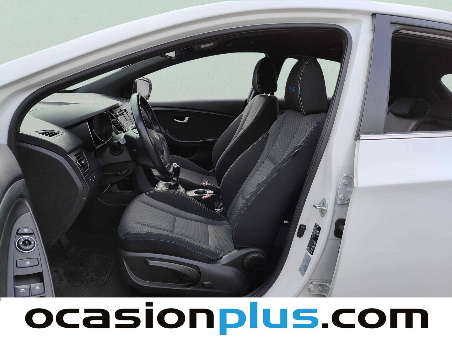 Foto asientos delanteros Hyundai i30 Hyundai i30 1.4 MPI BlueDrive Go! (100 CV)