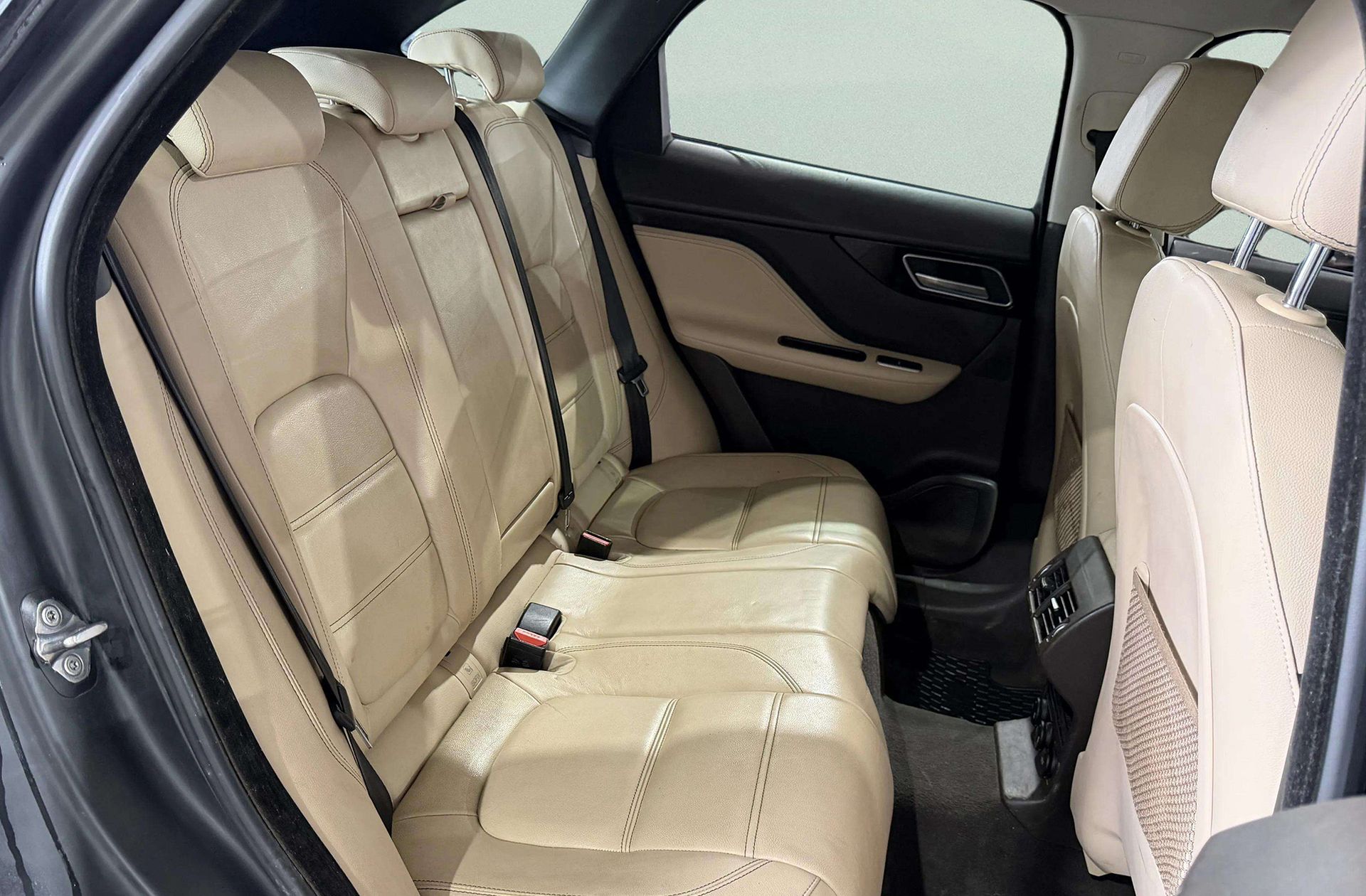 Jaguar F-Pace 2.0L i4D Prestige AWD - foto 15