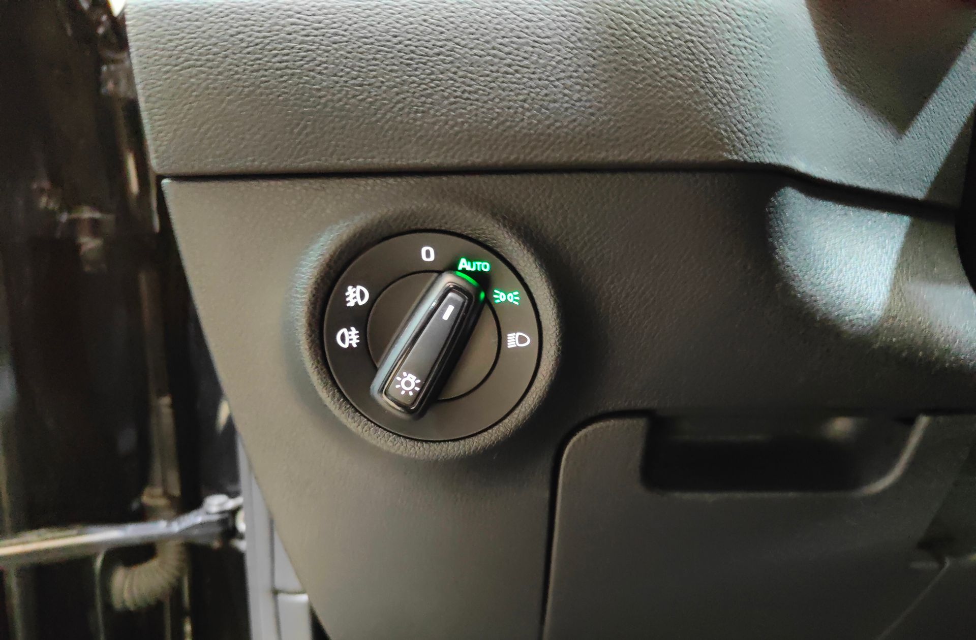 Škoda Karoq 1.5 TSI ACT Sportline DSG - foto 16