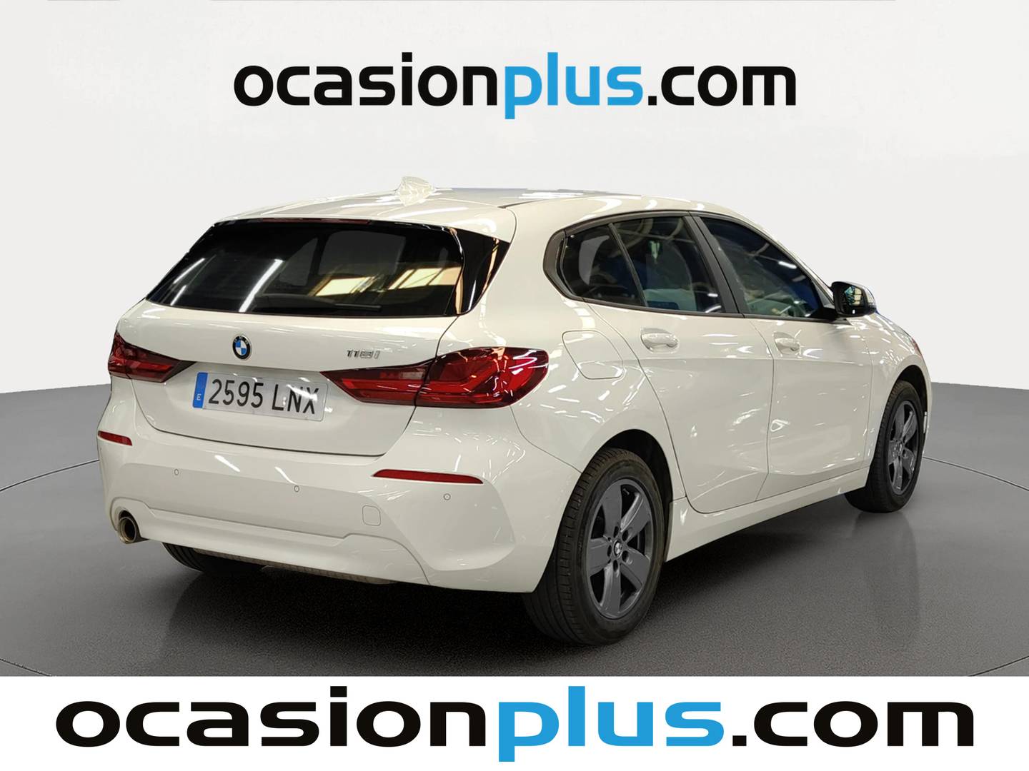 Foto trasera BMW Serie 1 BMW Serie 1 118i (140 CV) derecha