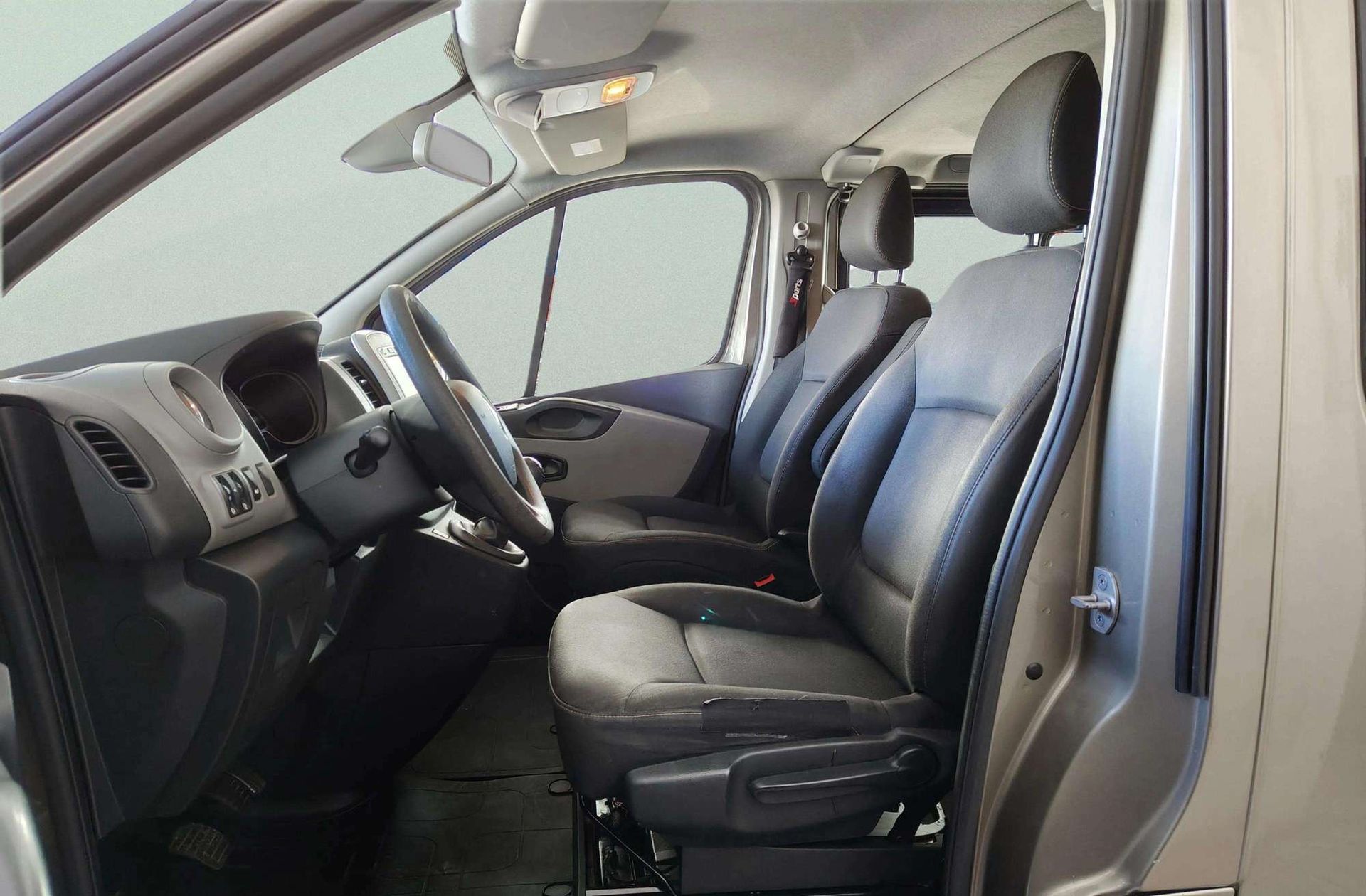 Renault Trafic Combi Mixto Energy dCi 5 plazas - foto 9