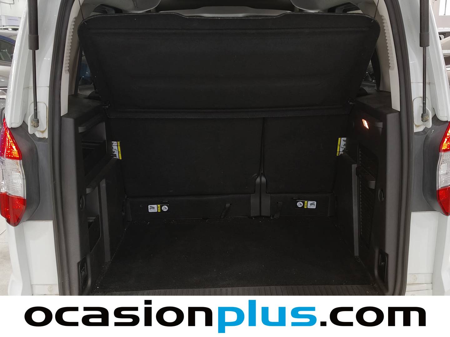 Fotos maletero Ford Tourneo Courier Ford Tourneo Courier 1.0 EcoBoost Titanium (100 CV)