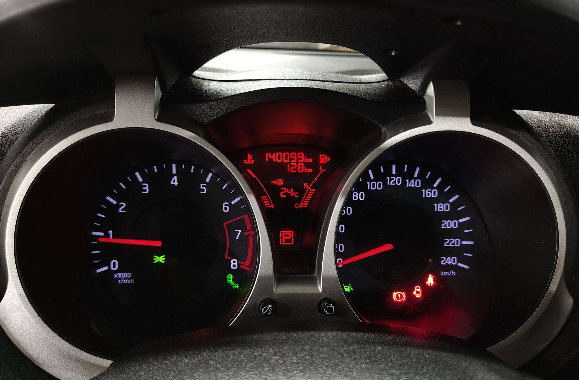 Nissan Juke 1.6 Tekna Premium XTronic 4x2 - foto 24