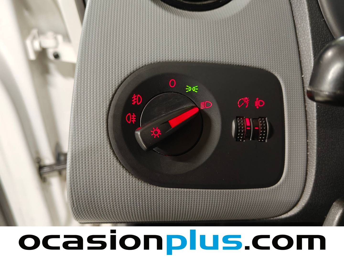 Extras y acabados del Seat Ibiza Seat Ibiza 1.2 12v Reference (70 CV)
