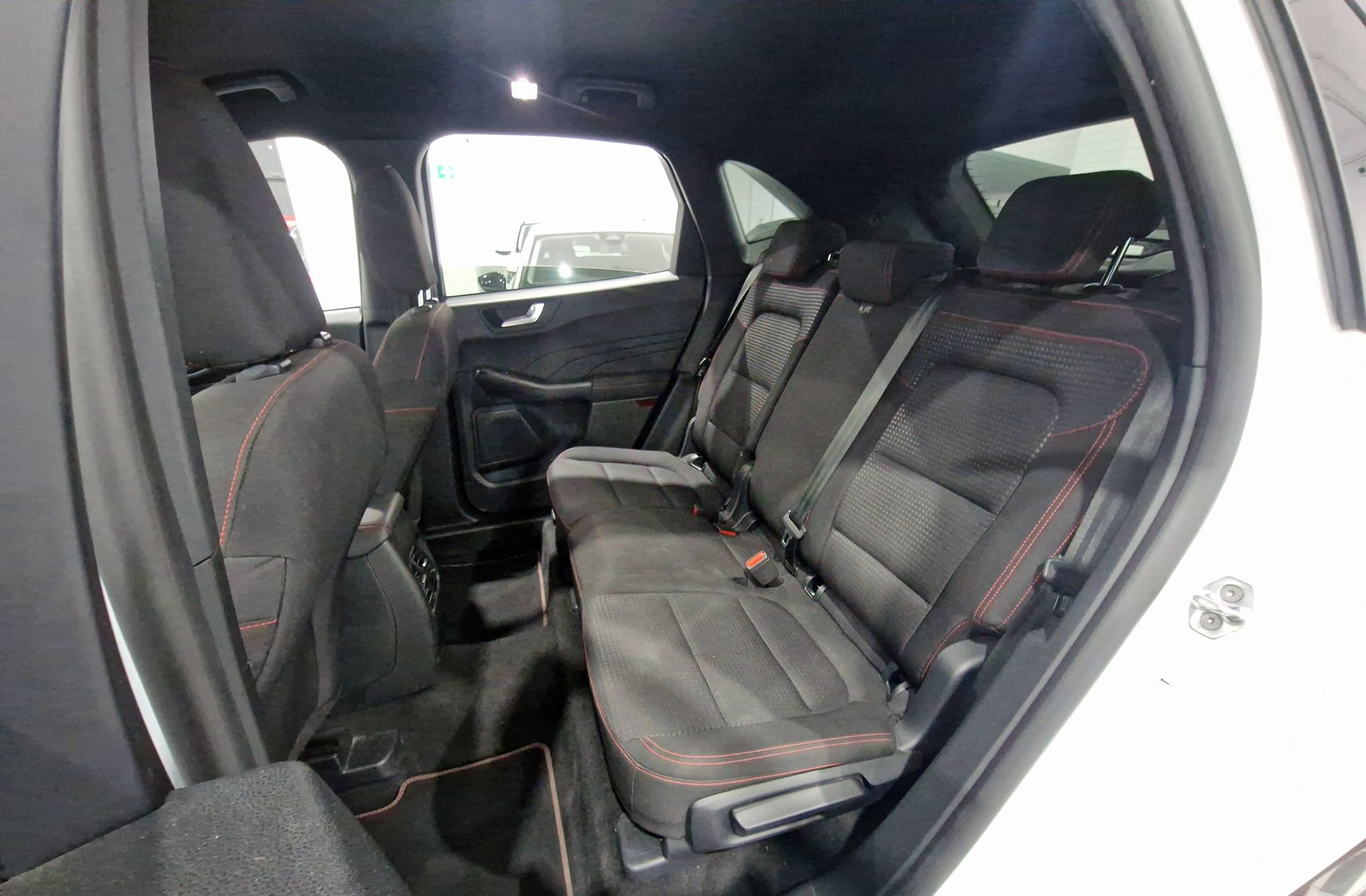Ford Kuga 1.5 EcoBlue ST-Line - foto 13