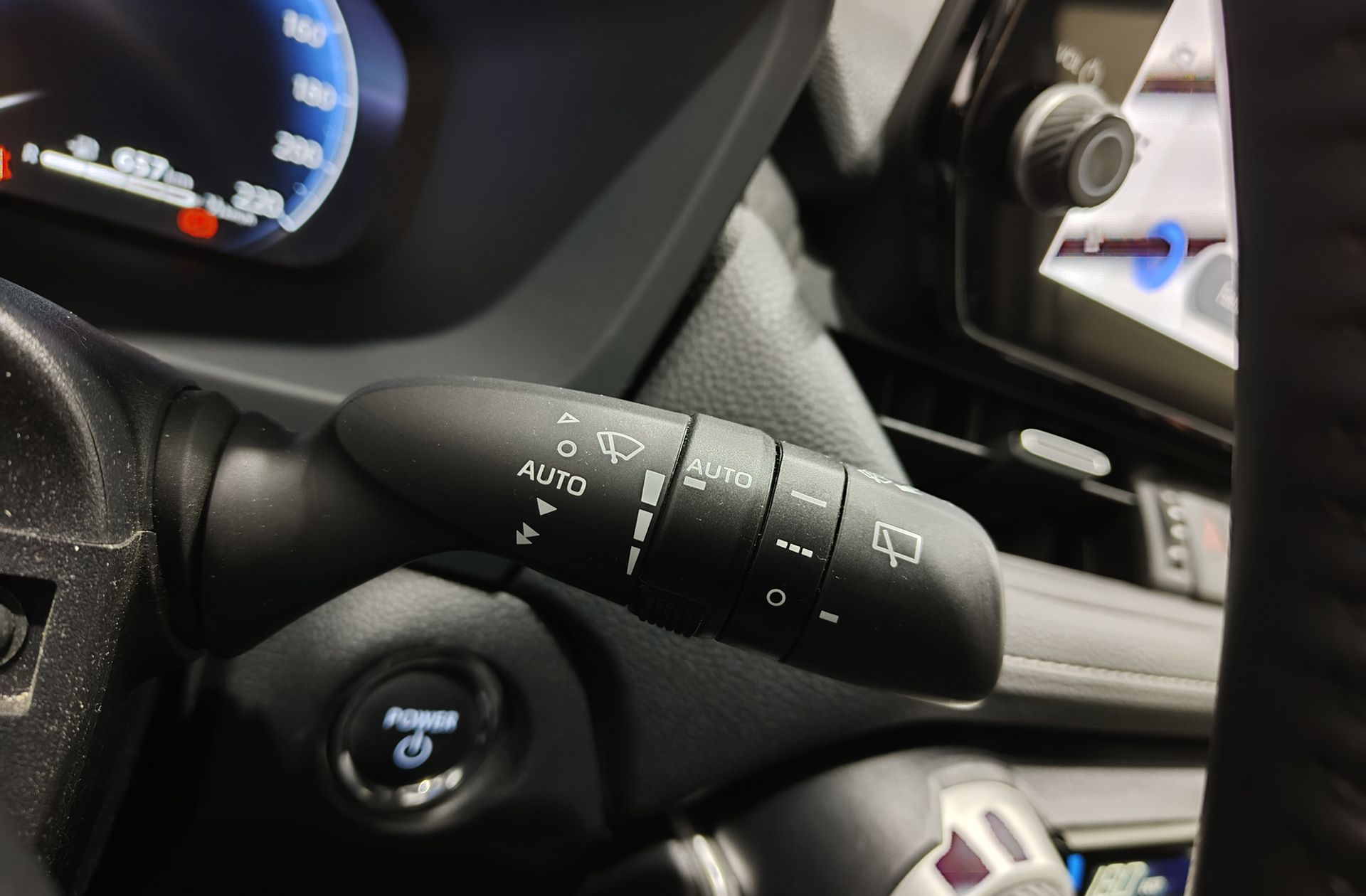 Toyota RAV4 2.5l hybrid Advance - foto 27