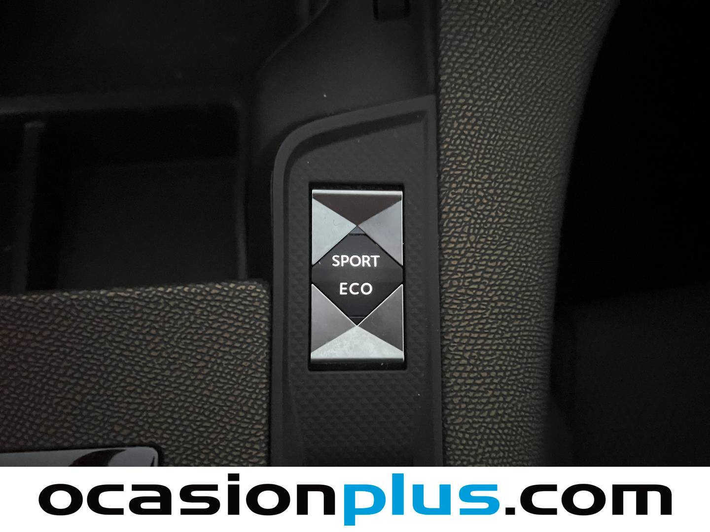 Foto DS DS 7 Crossback DS DS7 Crossback PureTech 130 Bastille+ AT (131 CV)