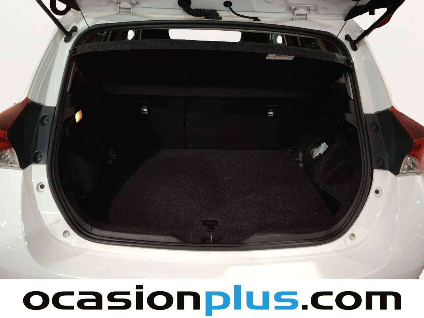 Fotos maletero Toyota Auris Toyota Auris 120T Active (116 CV)