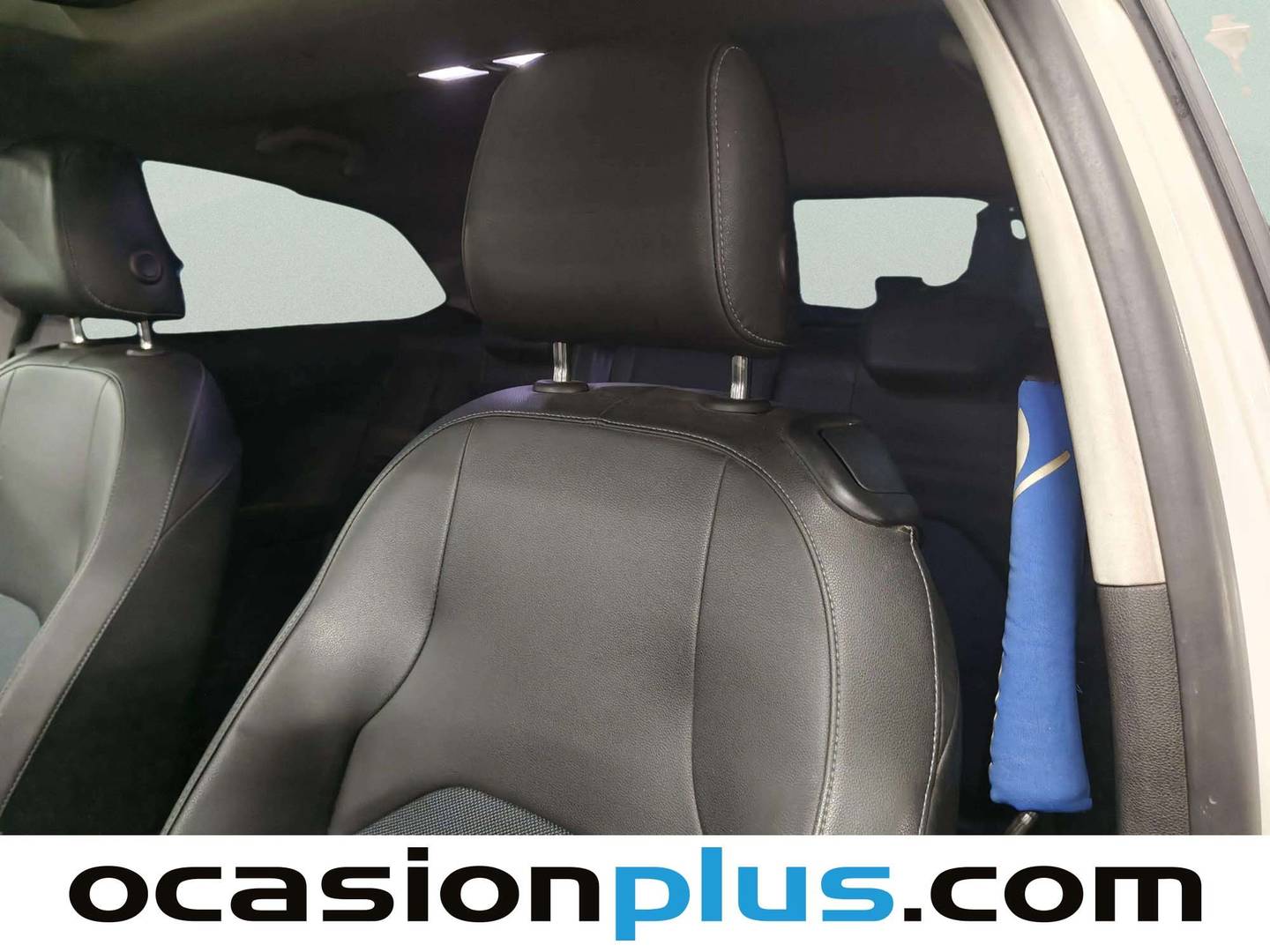Equipamiento del Seat León Seat León SC 1.6 TDI S&S Style Connect Blue (110 CV)