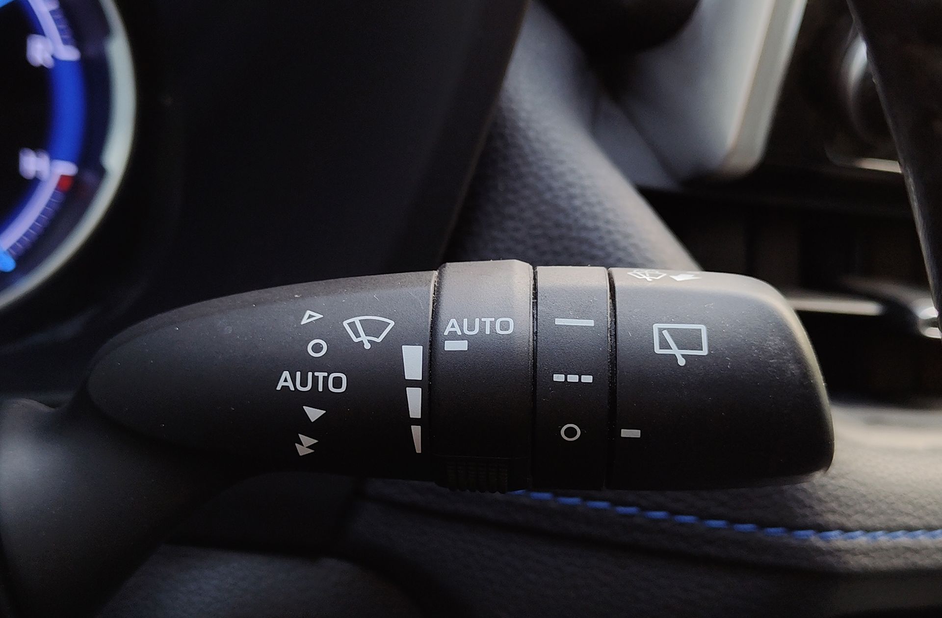 Toyota RAV4 2.5l hybrid Feel! - foto 30