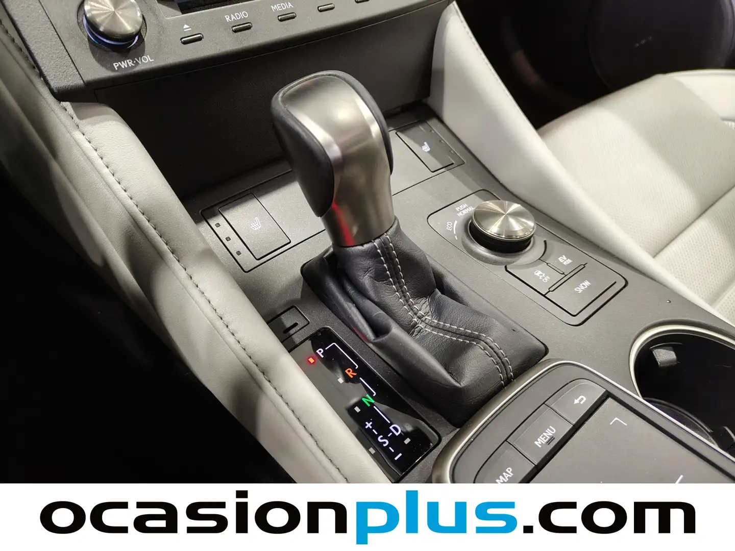 Foto Lexus RC Lexus RC 300h Executive Navigation (223 CV)