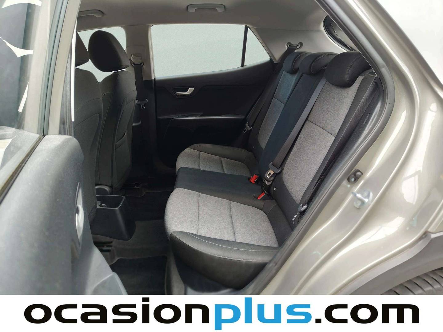 Foto asientos traseros KIA Stonic KIA Stonic 1.0 T-GDi MHEV Concept Plus (100 CV)