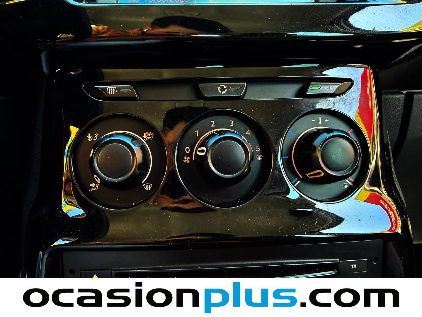 Equipamiento del Citroën C3 Citroen C3 VTi Tonic (68 CV)