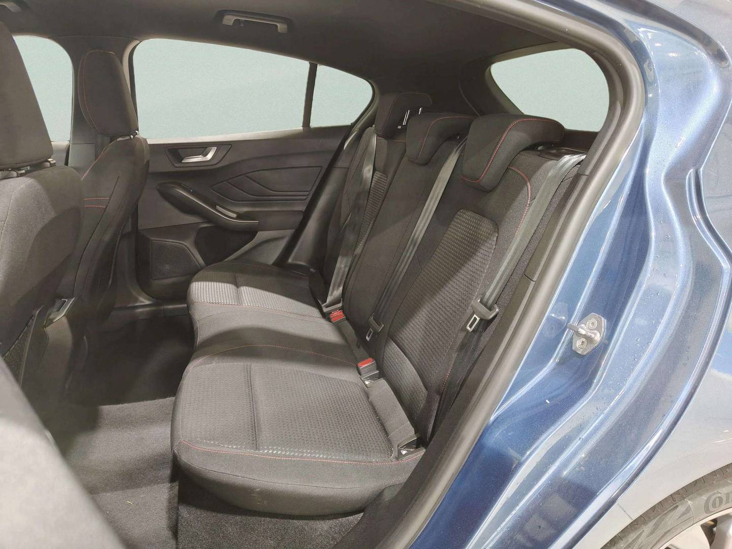 Foto asientos traseros Ford Focus Ford Focus 1.0 Ecoboost MHEV ST-Line Auto (155 CV)