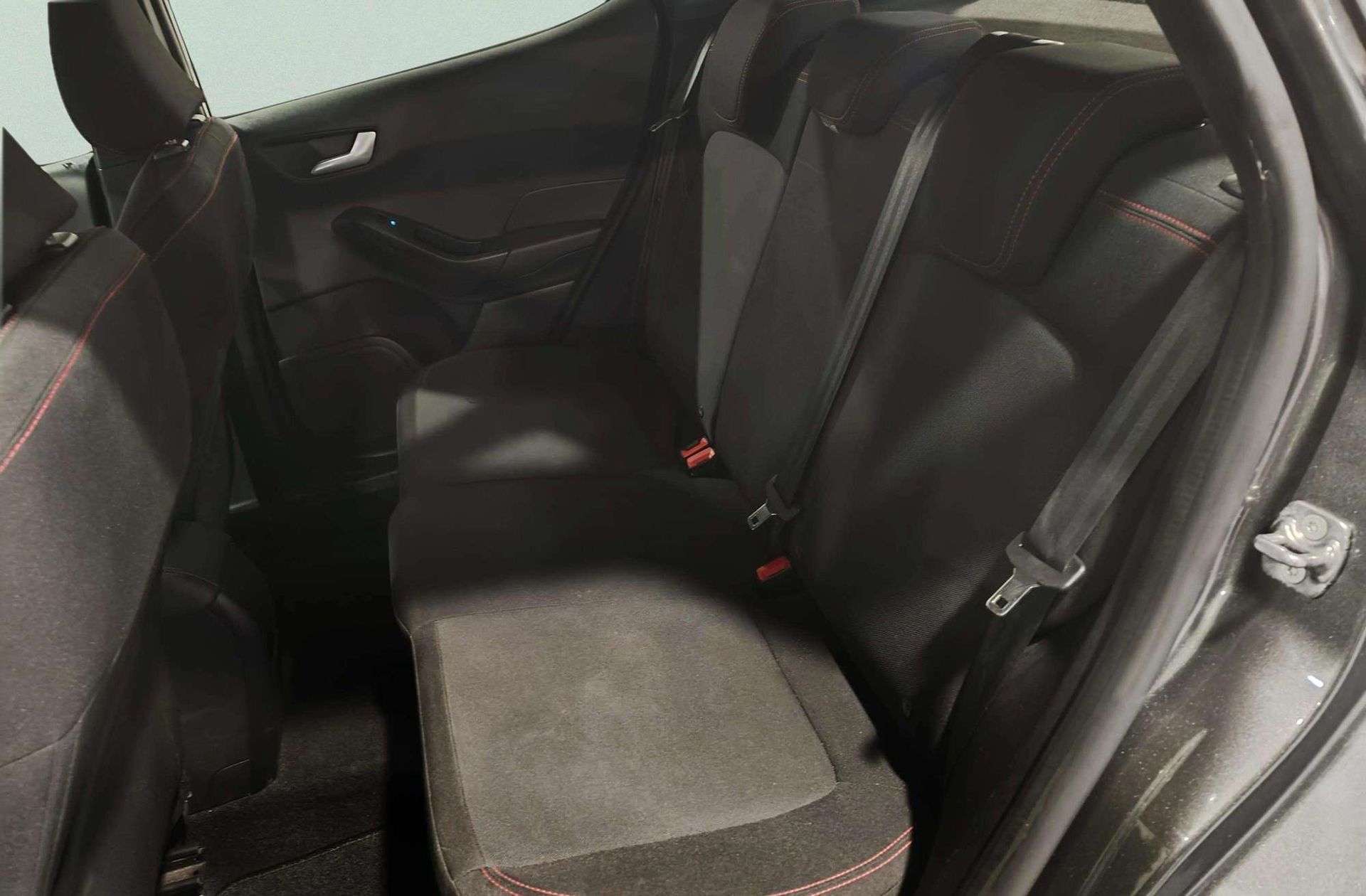 Ford Fiesta 1.0 EcoBoost MHEV ST-Line - foto 13