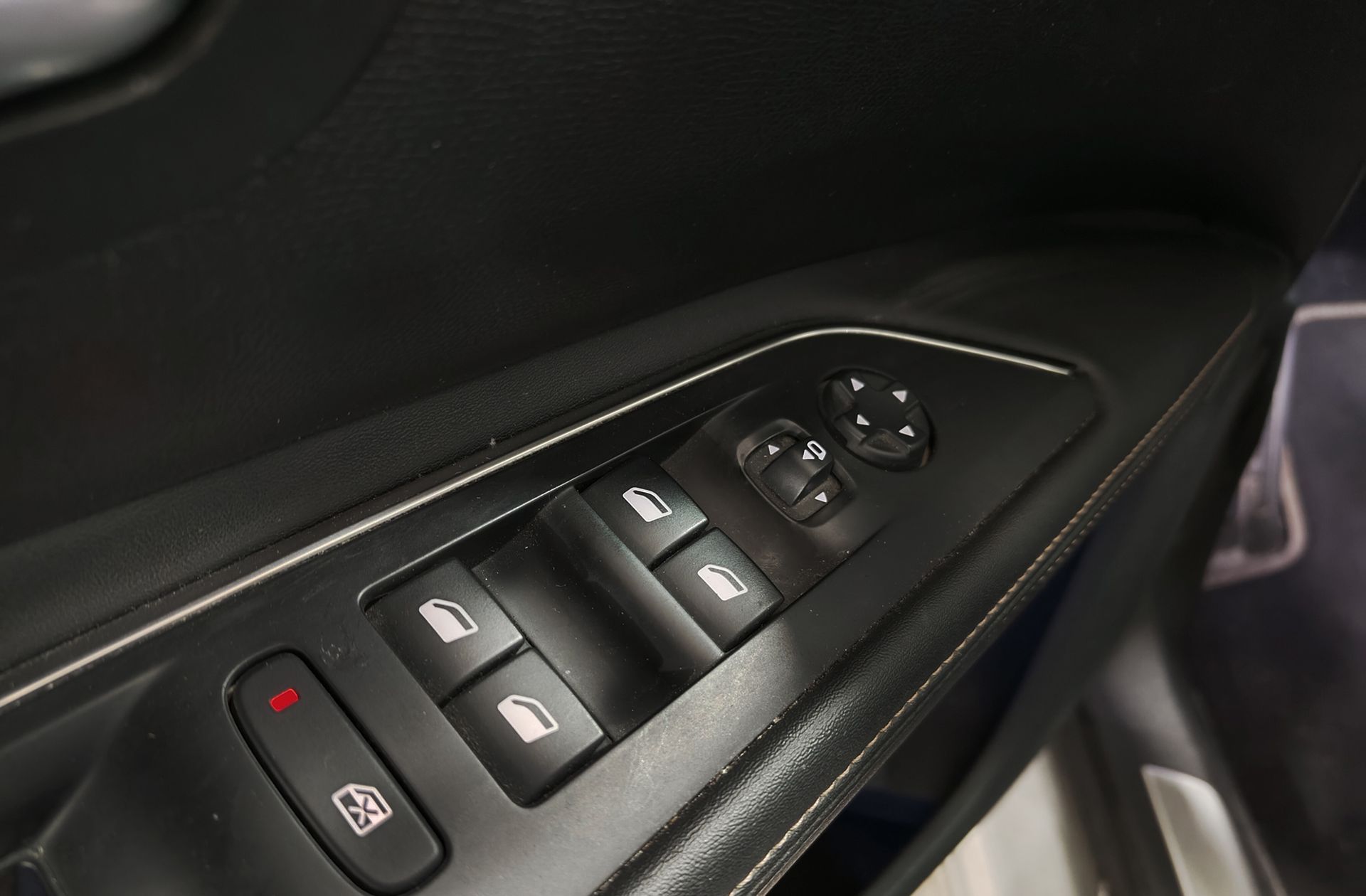 Peugeot 5008 PureTech 130 GT Line EAT8 7 plazas - foto 42