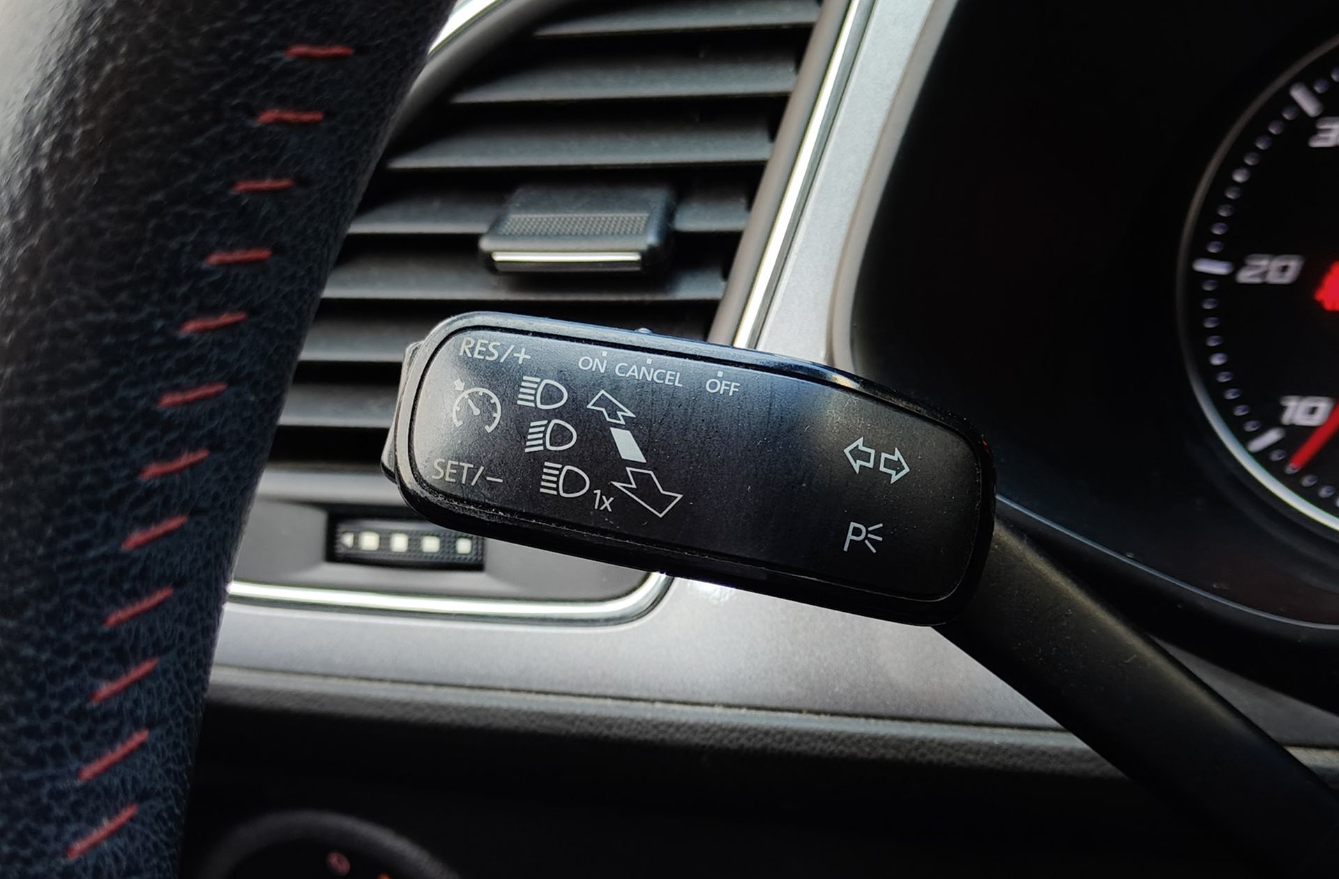SEAT León ST 2.0 TDI FR - foto 29