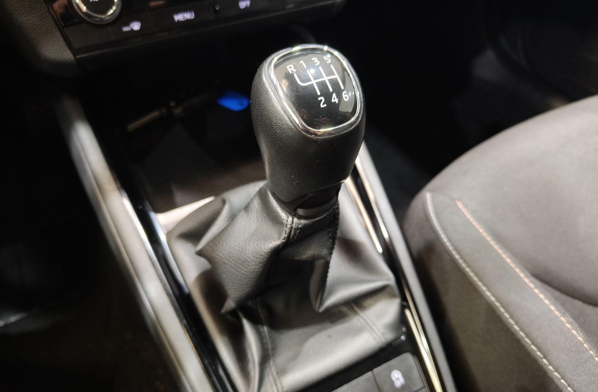 Škoda Kamiq 1.0 TSI Emotion - foto 5