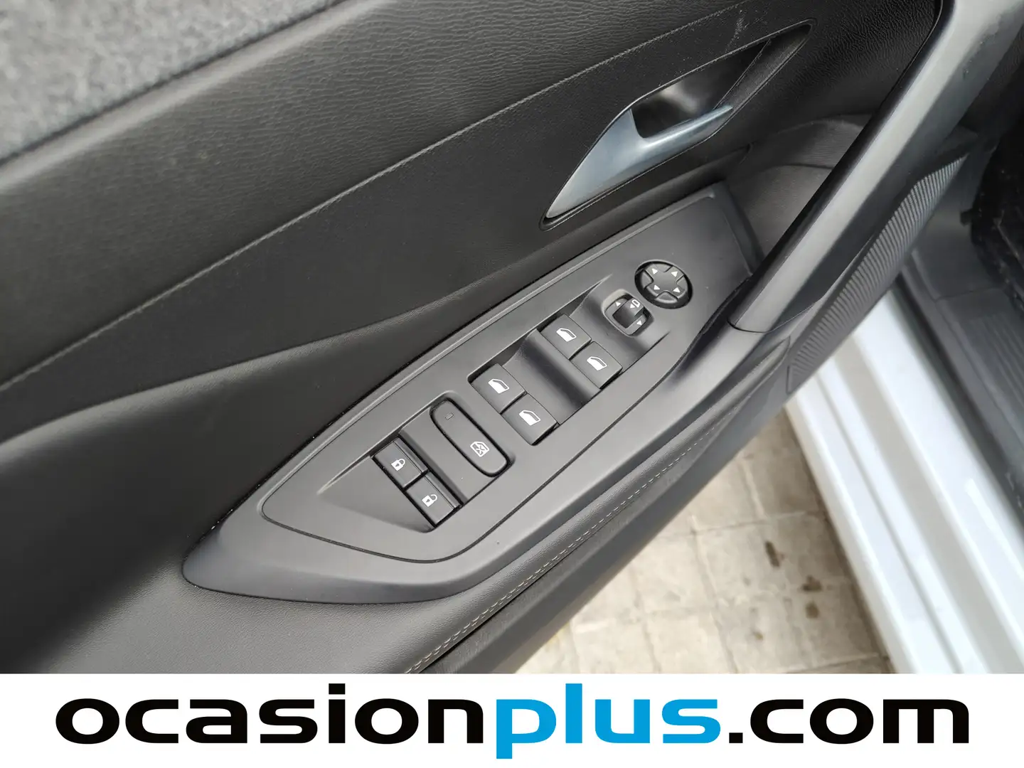 Foto Peugeot 308 Peugeot 308 Allure Hybrid eDCS6 (136 CV)