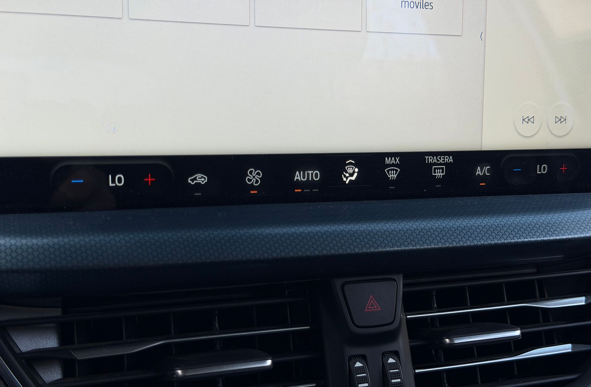 Ford Focus 1.0 EcoBoost MHEV Active - foto 33