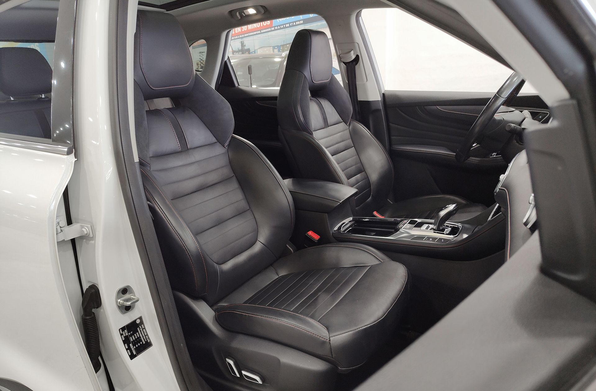 MG HS 1.5 Turbo GDI Luxury DCT - foto 24