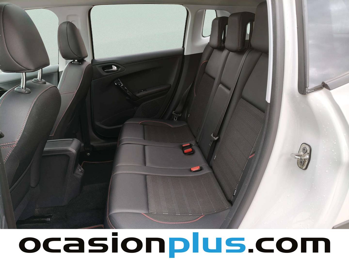 Foto asientos traseros Peugeot 2008 Peugeot 2008 PureTech 130 S&S GT Line (130 CV)