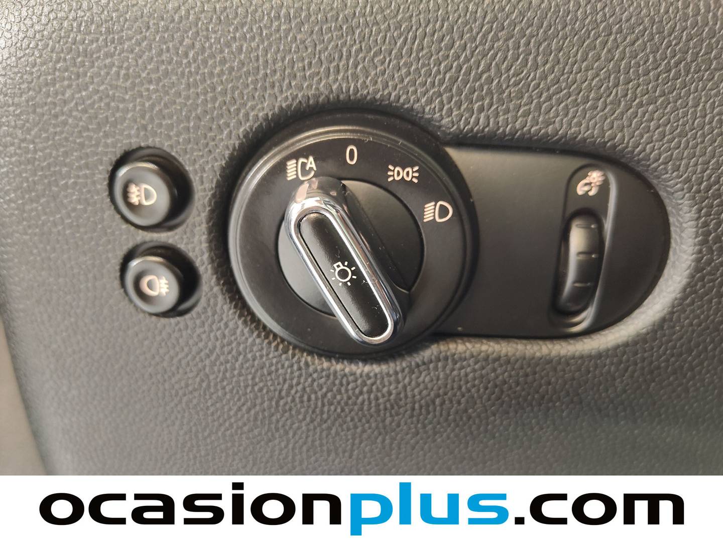 Equipamiento del Mini MINI Mini MINI Cooper 5 Puertas D (116 CV)
