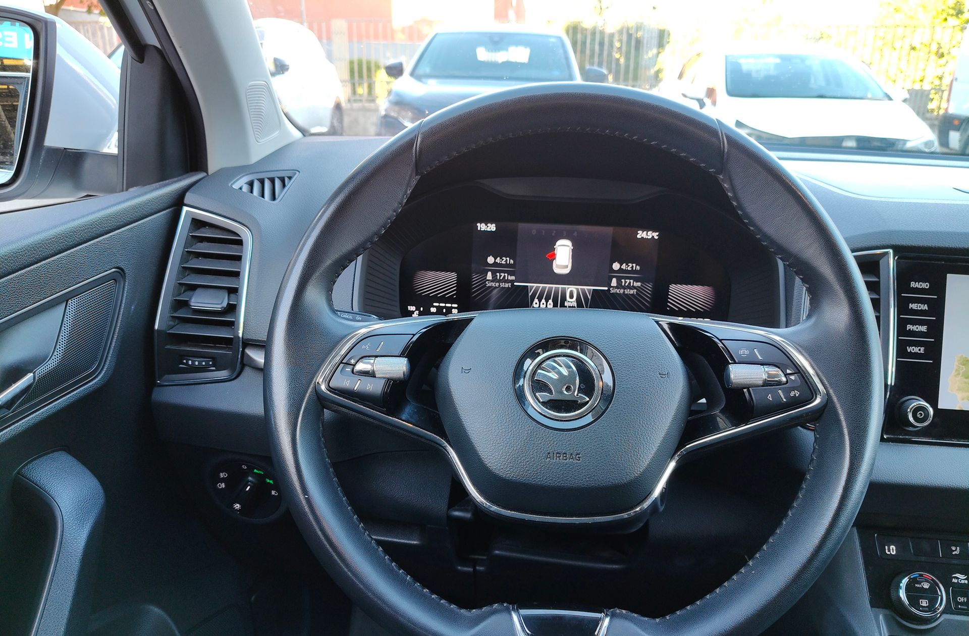 Škoda Karoq 2.0 TDI Selection - foto 25
