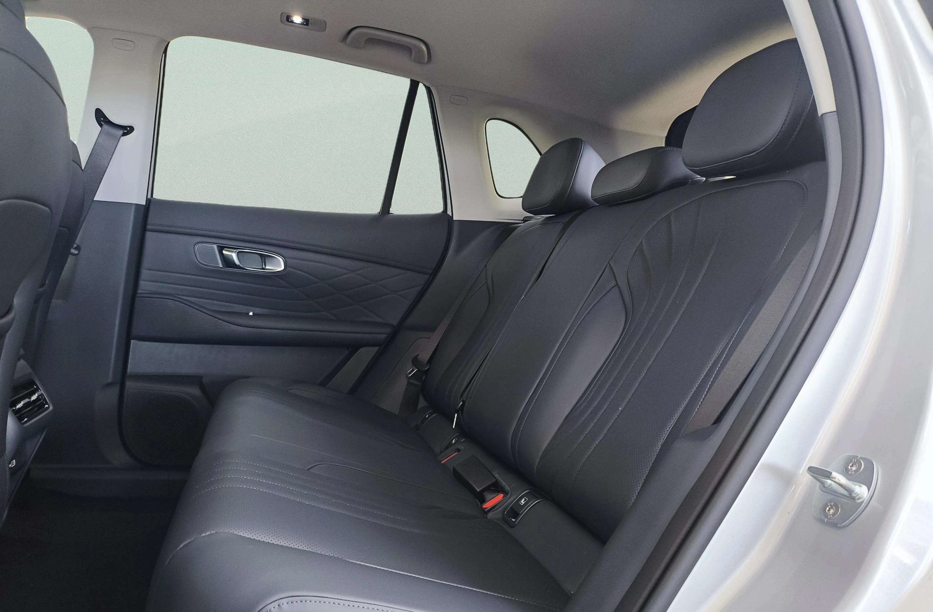 Geely Starray EM-i 1.5 PHEV Pro - foto 15