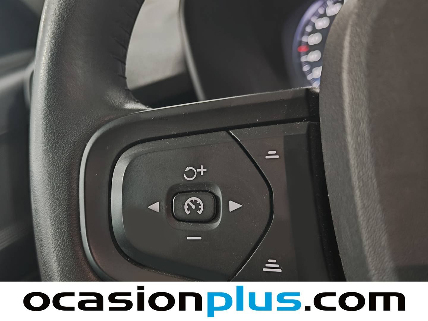 Foto Volvo XC40 Volvo XC40 T2 Momentum Core Auto (129 CV)