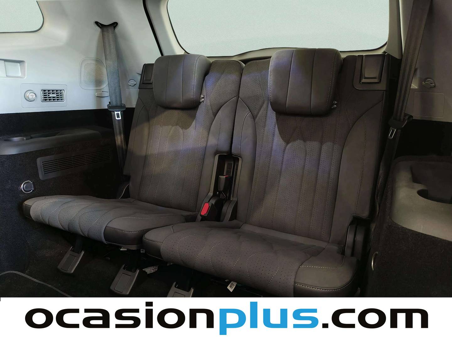 Equipamiento del EBRO S800 EBRO S800 1.6 TGDI Luxury DCT (147 CV) 7 plazas