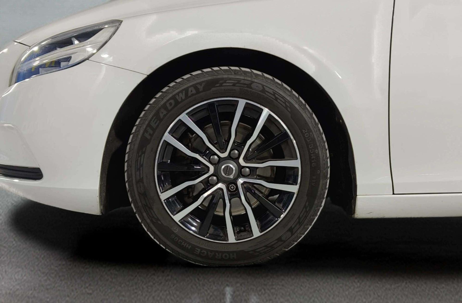Volvo V40 T2 Momentum - foto 38