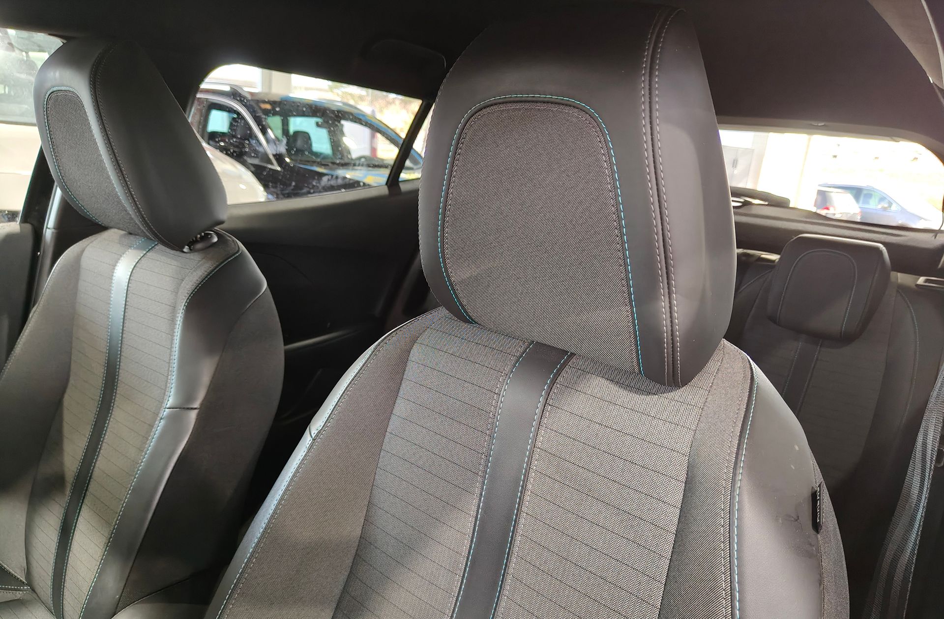 Peugeot 2008 PureTech 100 Allure - foto 10