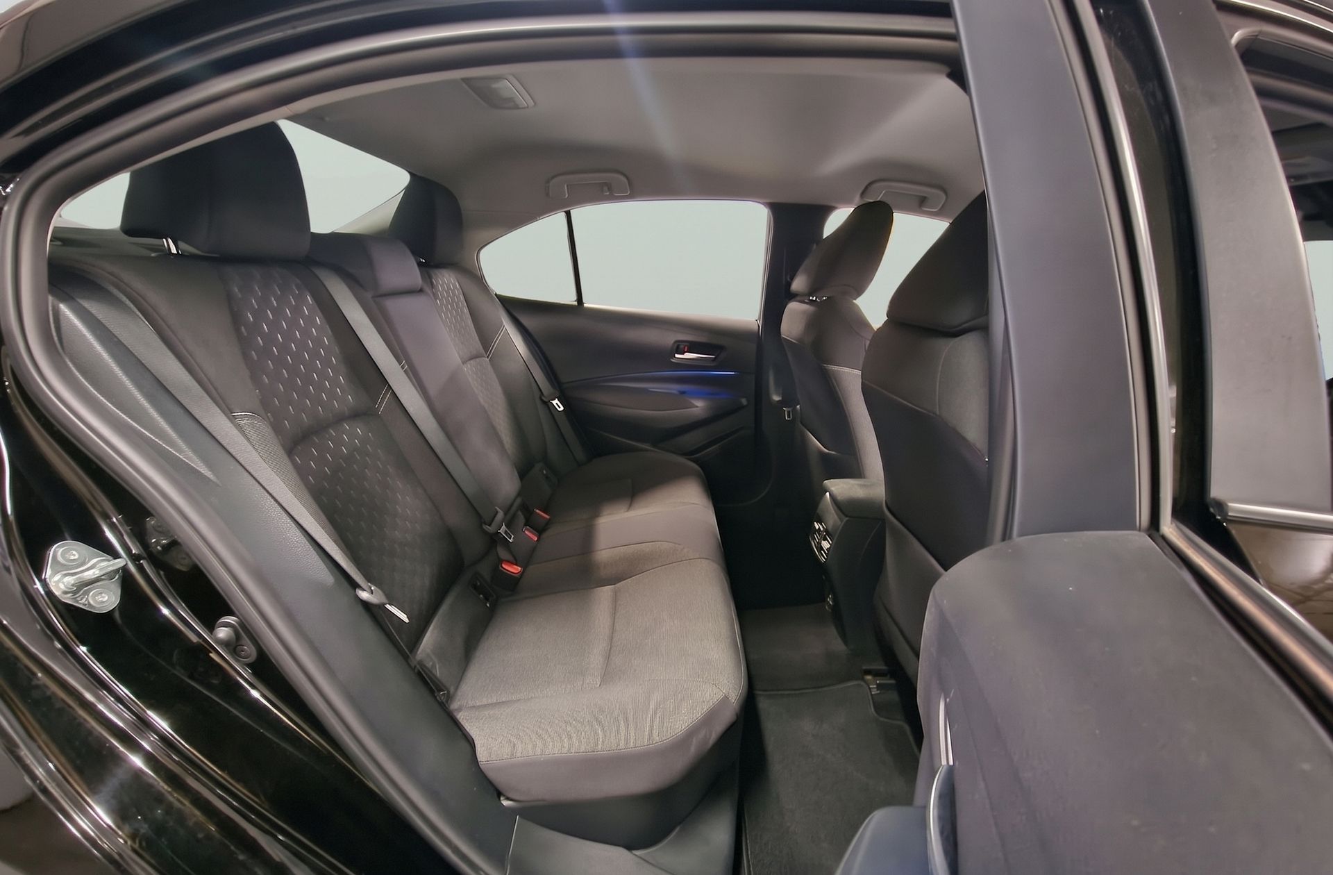 Toyota Corolla 140H Style - foto 19