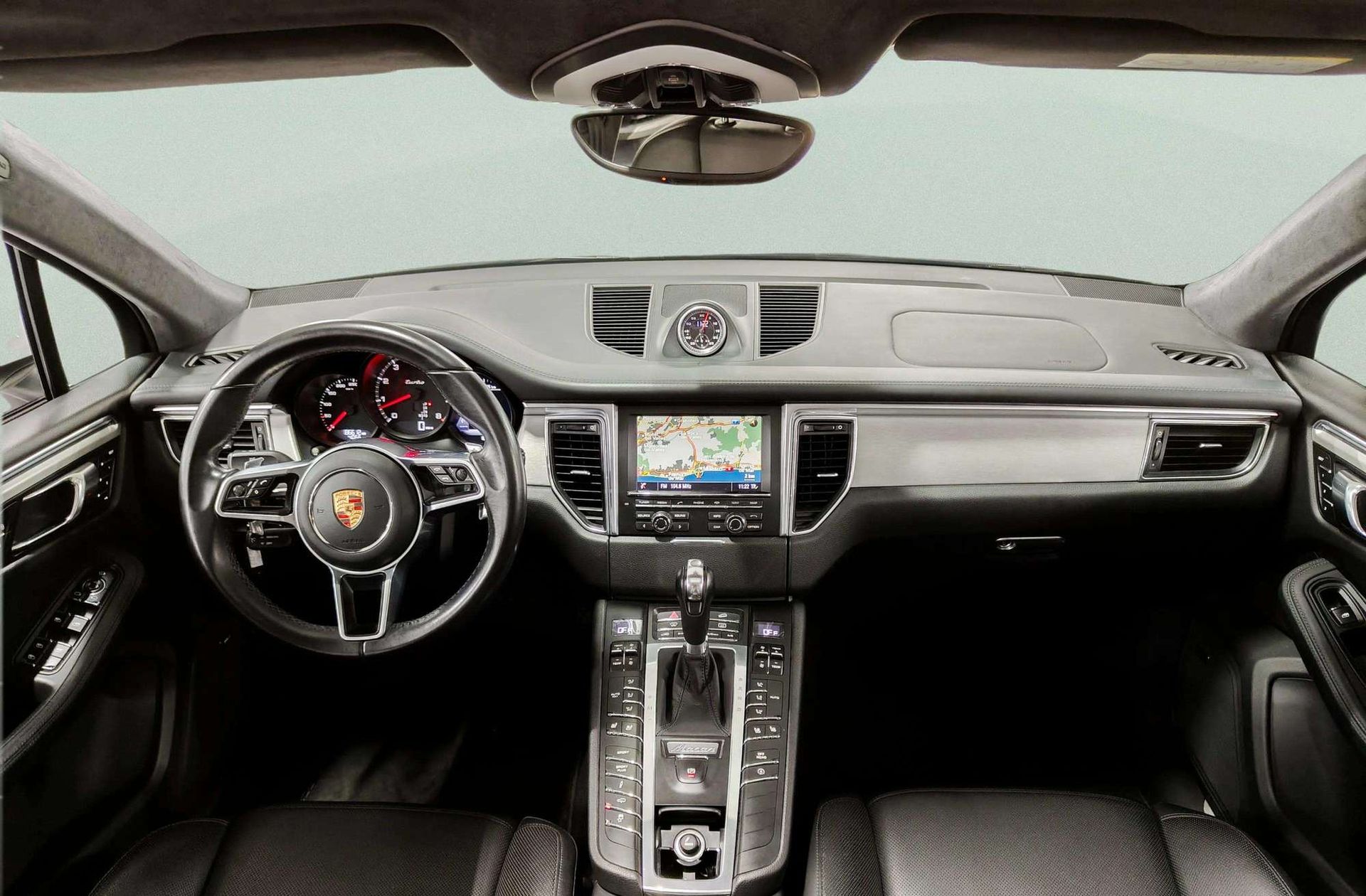 Porsche Macan Turbo - foto 11