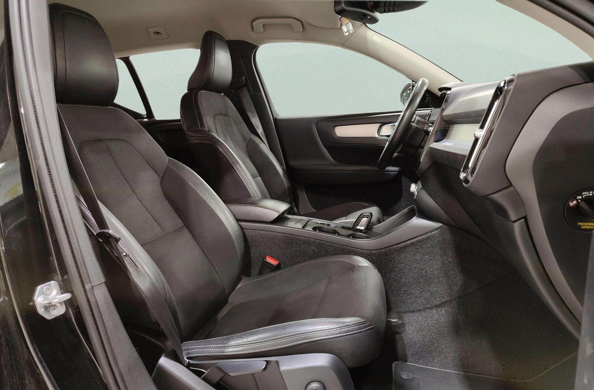 Volvo XC40 T4 Momentum - foto 21