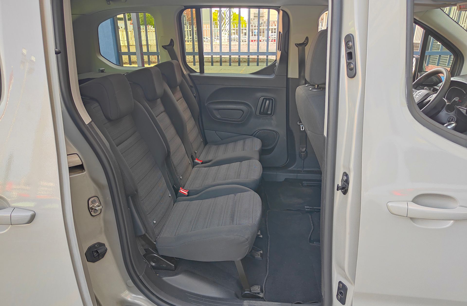 Opel Combo 1.5 TD Selective L - foto 14