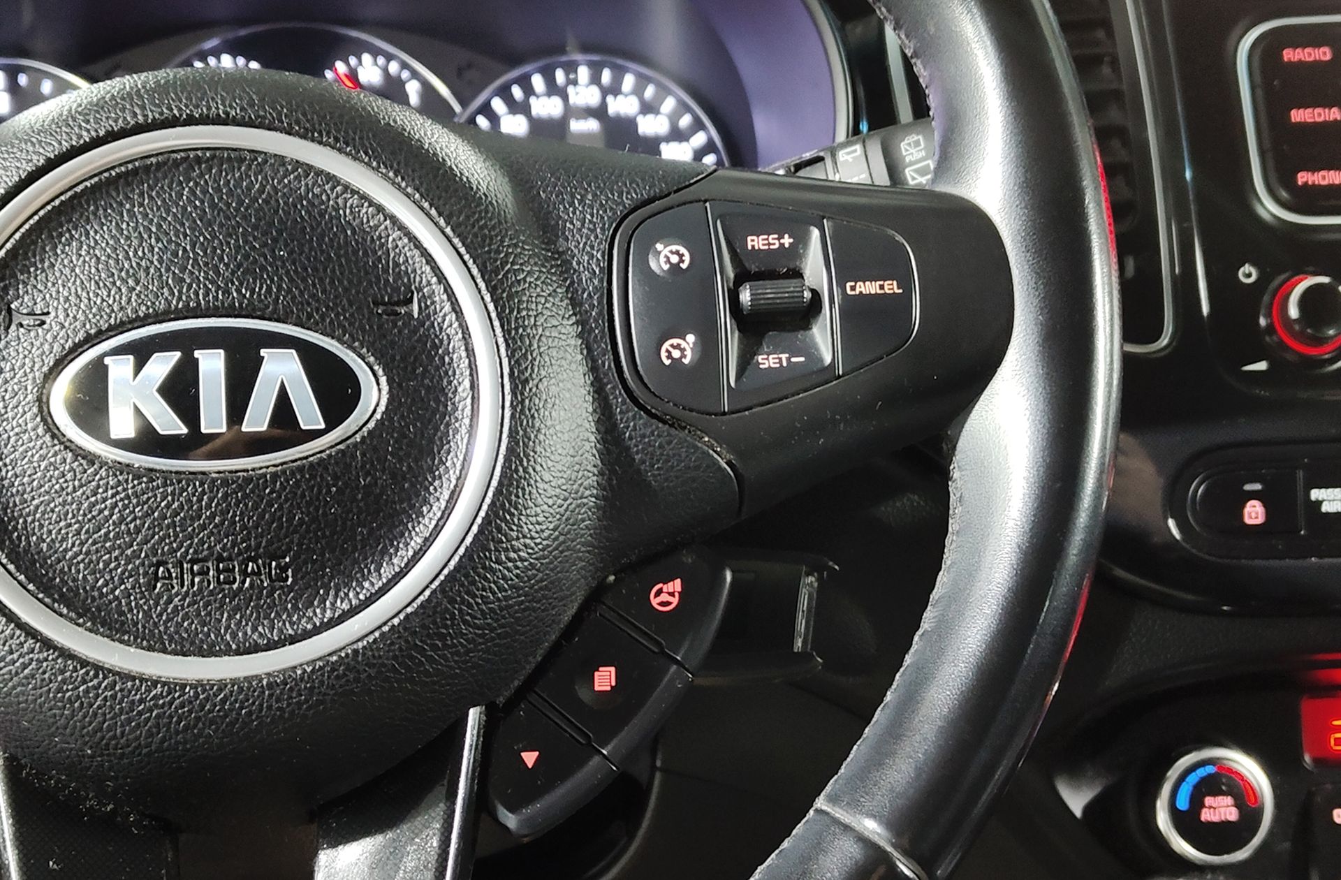 Kia Carens 1.7 CRDi VGT Drive - foto 19