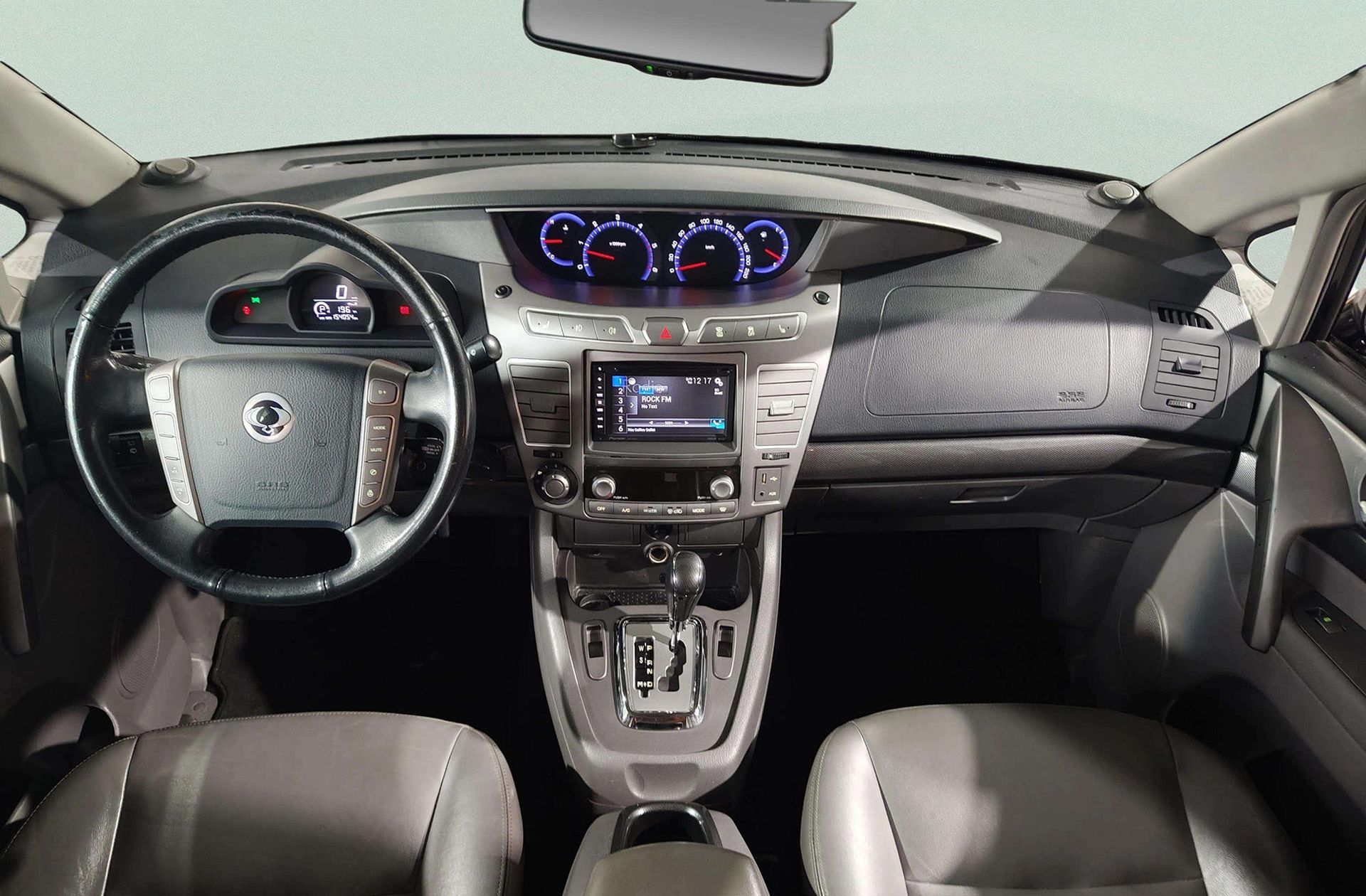 SsangYong Rodius 2.0 e-Xdi Limited 4x4 7 plazas - foto 7