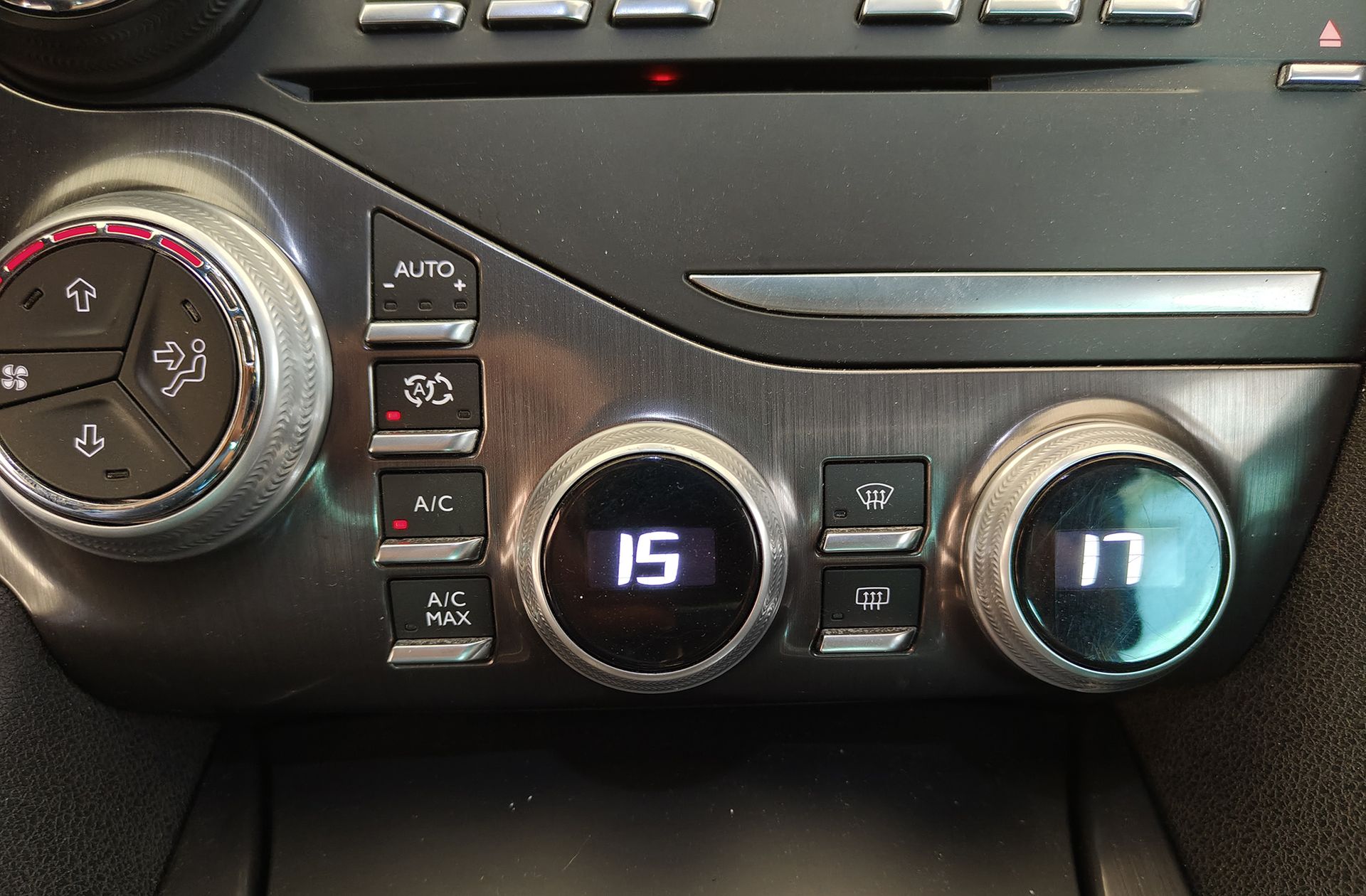 DS 5 BlueHDi 180 Sport EAT6 - foto 33