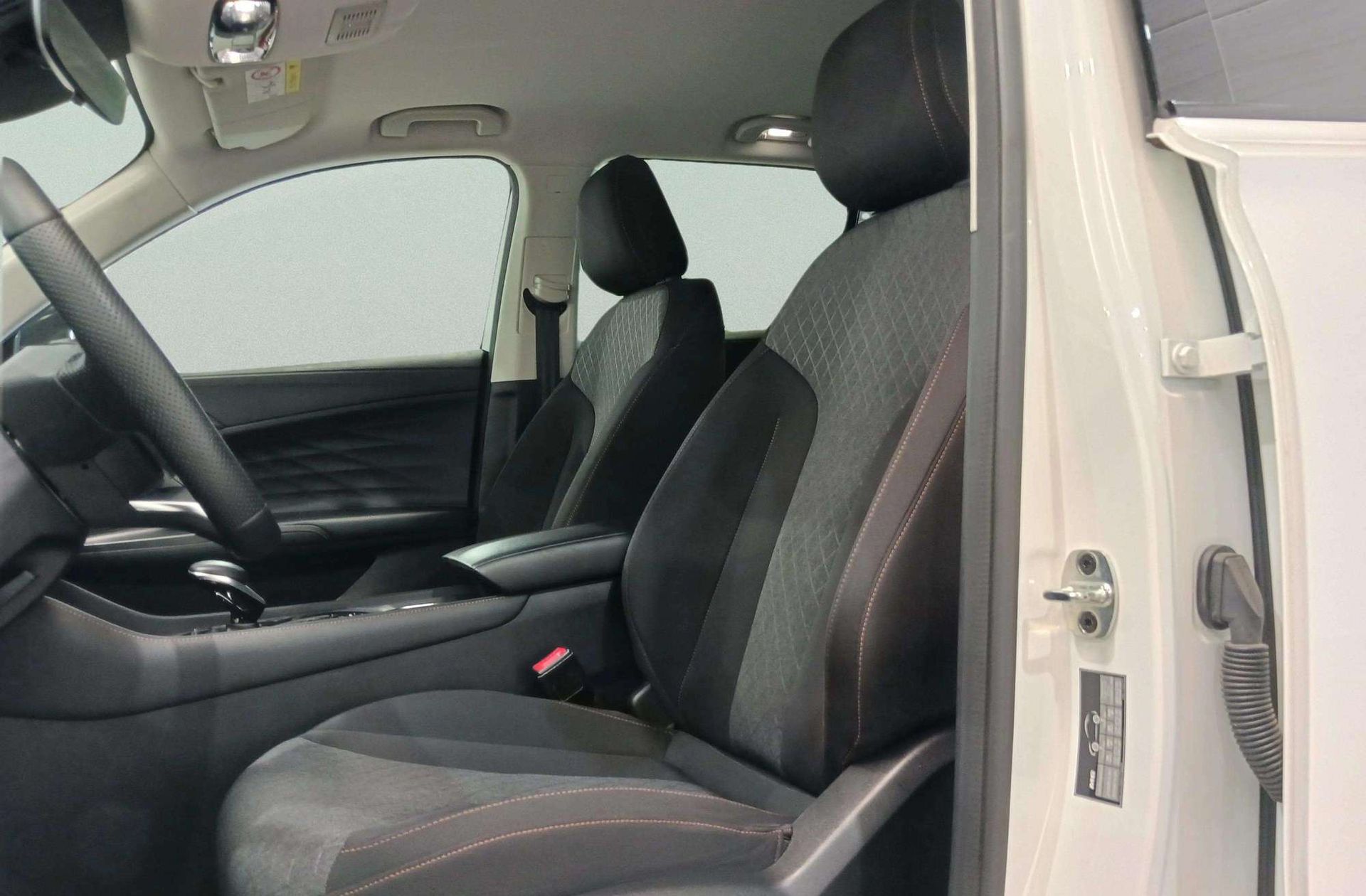 MG HS 1.5T Comfort DCT - foto 11