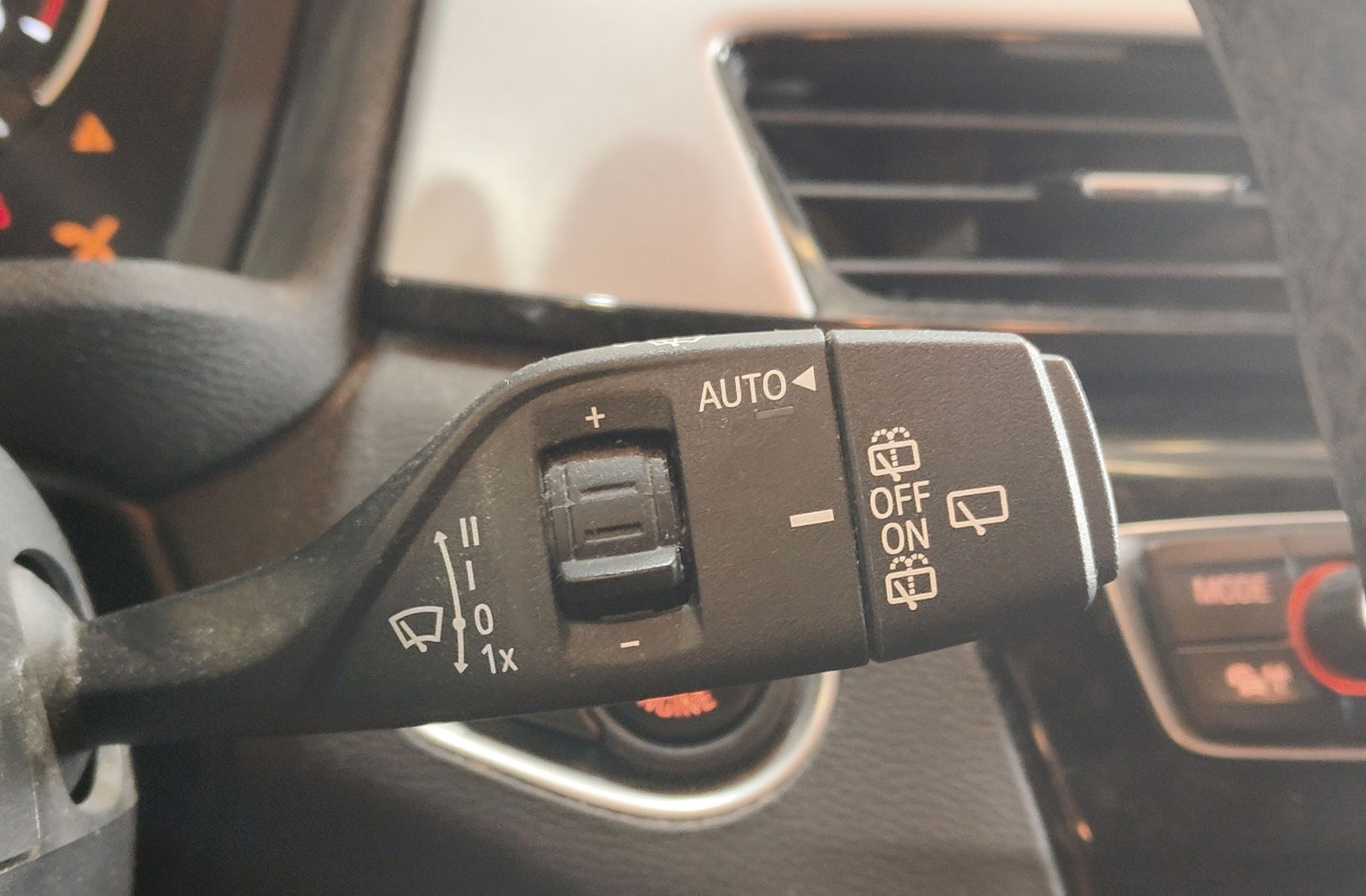 BMW X1 sDrive18d - foto 29