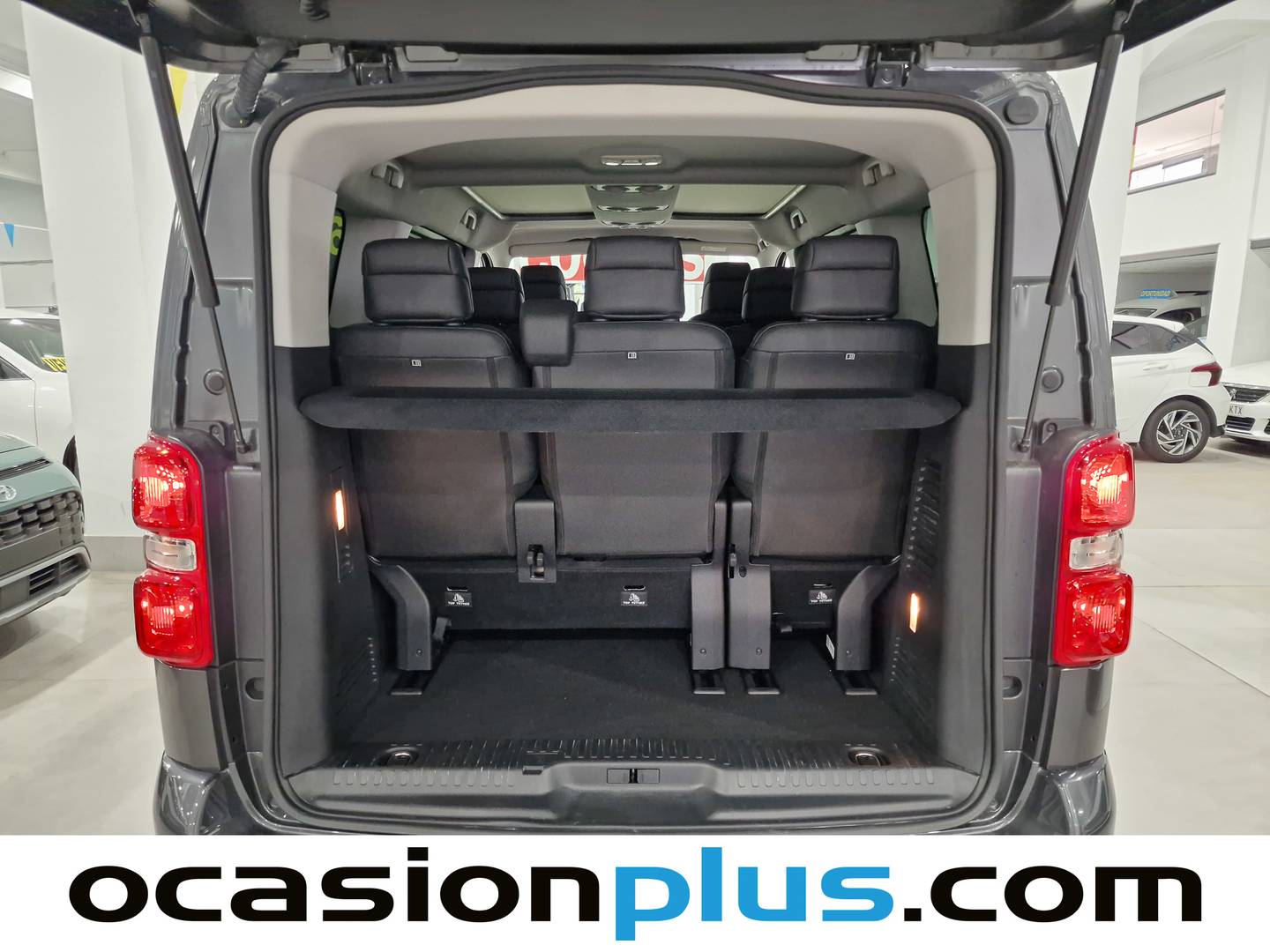 Foto Peugeot Traveller Peugeot Traveller BlueHDi 180 Business VIP Standard EAT8 (180 CV) 8 Plazas siete plazas