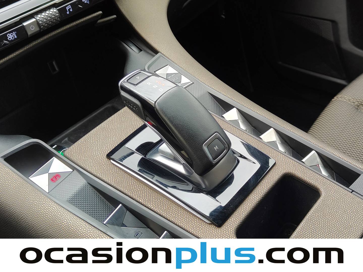 Foto DS DS 7 Crossback DS DS7 Crossback BlueHDi 130 DE Bastille + AT (130 CV)