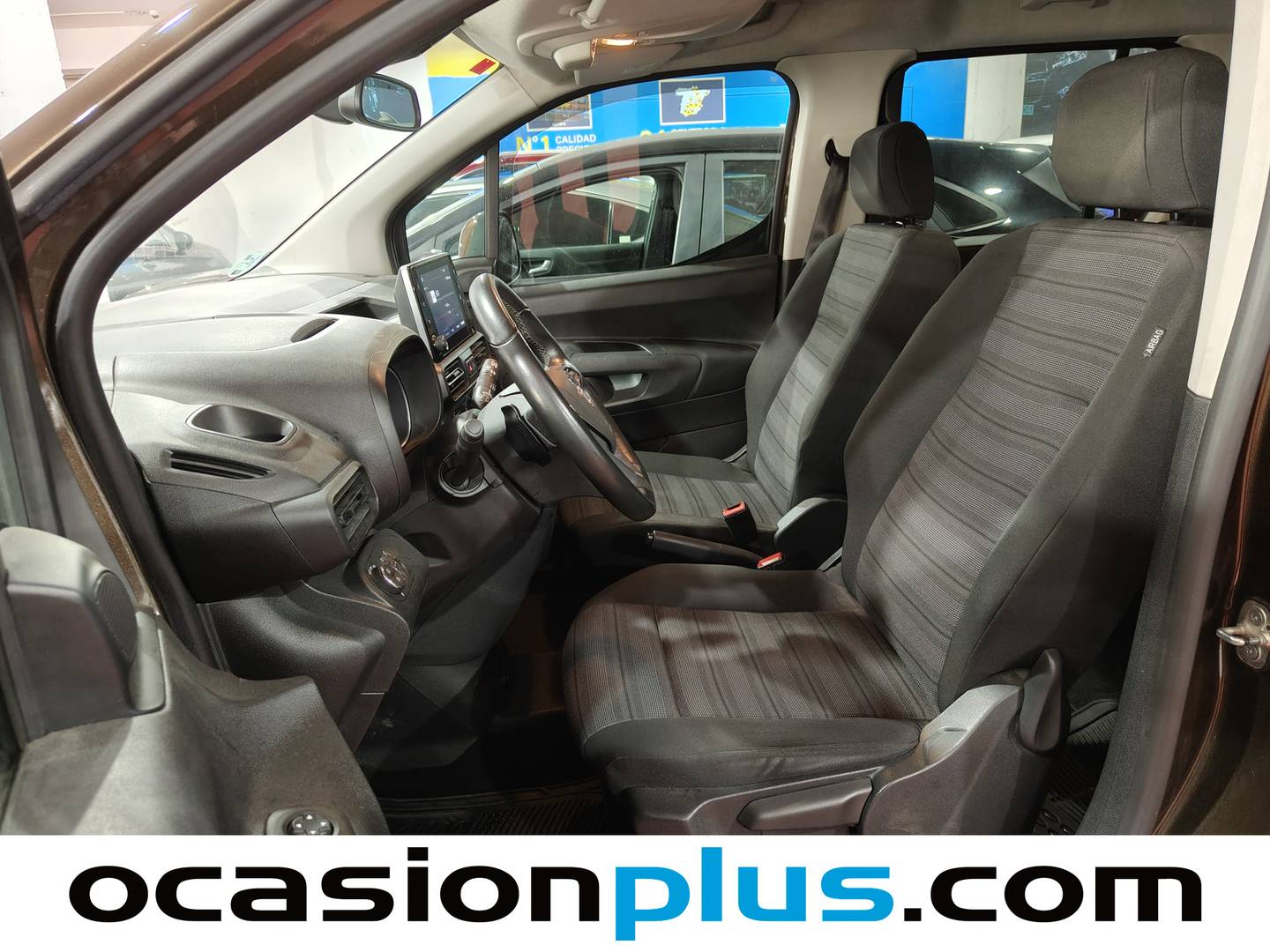 Foto asientos delanteros Opel Combo Life Opel Combo Life 1.5 TD S&S Selective L Auto (131 CV)