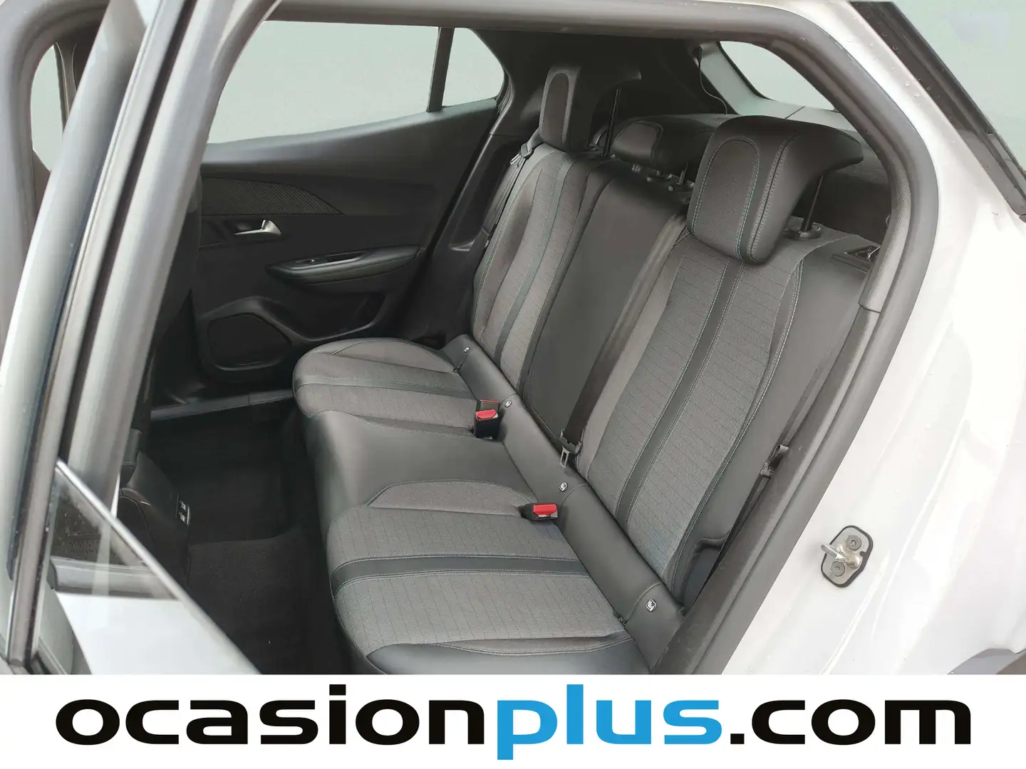 Foto Peugeot 2008 Peugeot 2008 PureTech 130 S&S Allure Pack (130 CV)