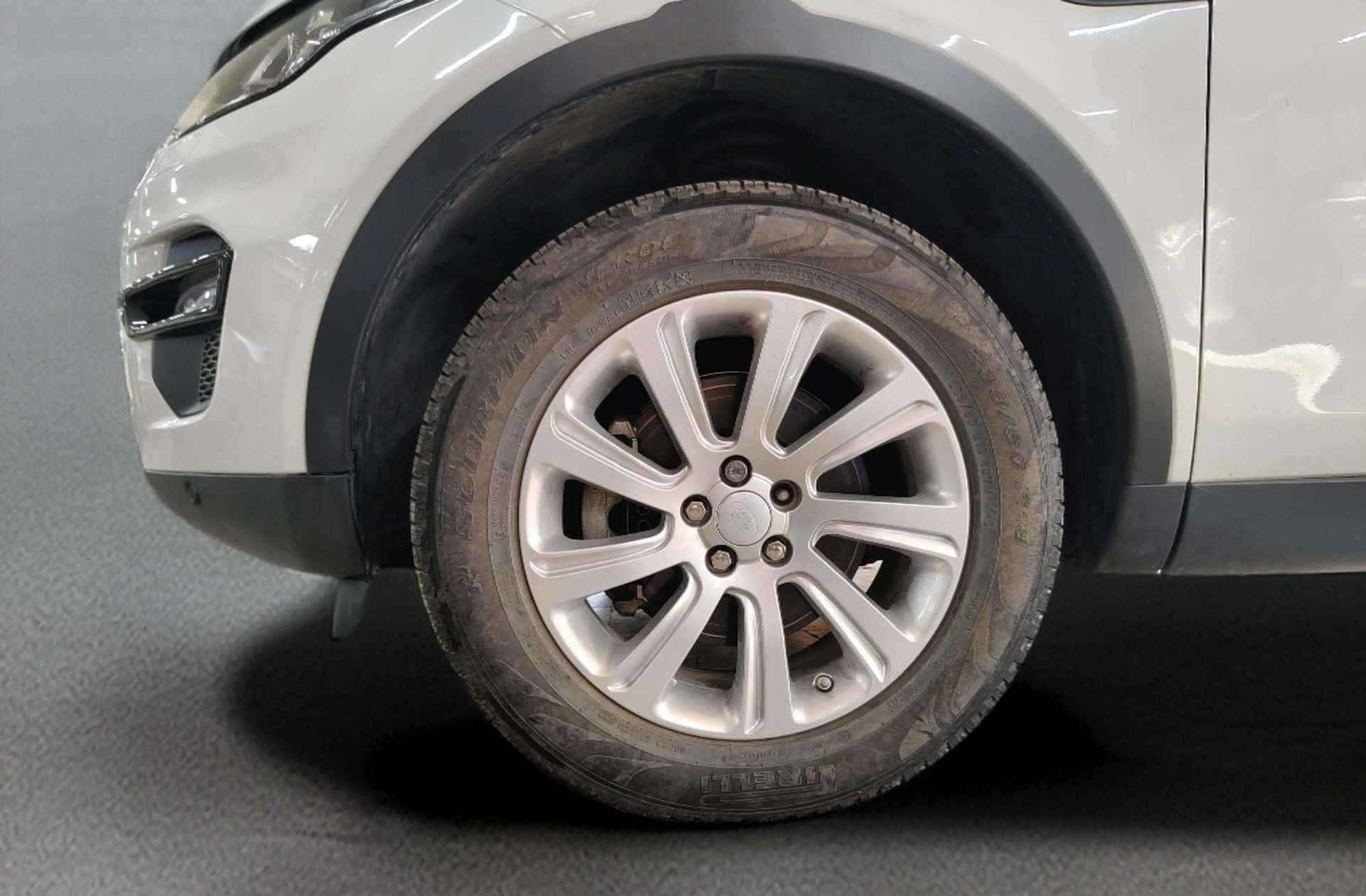 Land Rover Discovery Sport 2.0L TD4 HSE 4x4 - foto 37